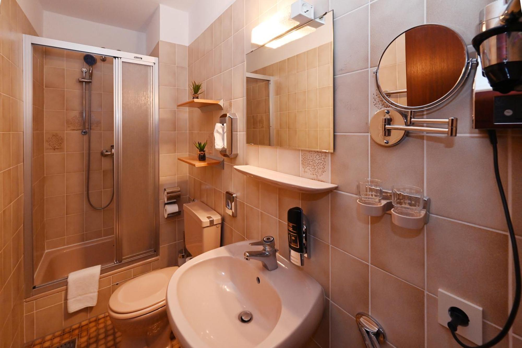 Strandhotel Salty Бюзум Номер фото
