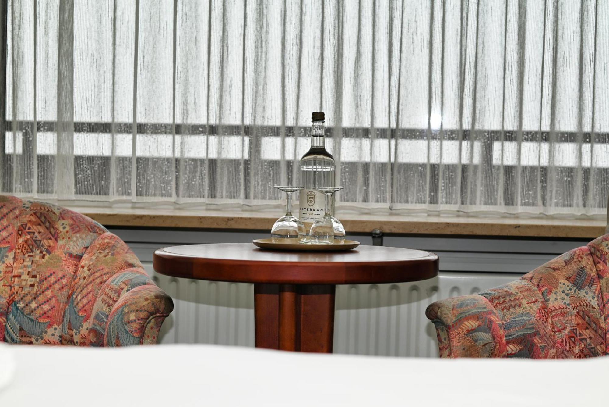 Strandhotel Salty Бюзум Экстерьер фото