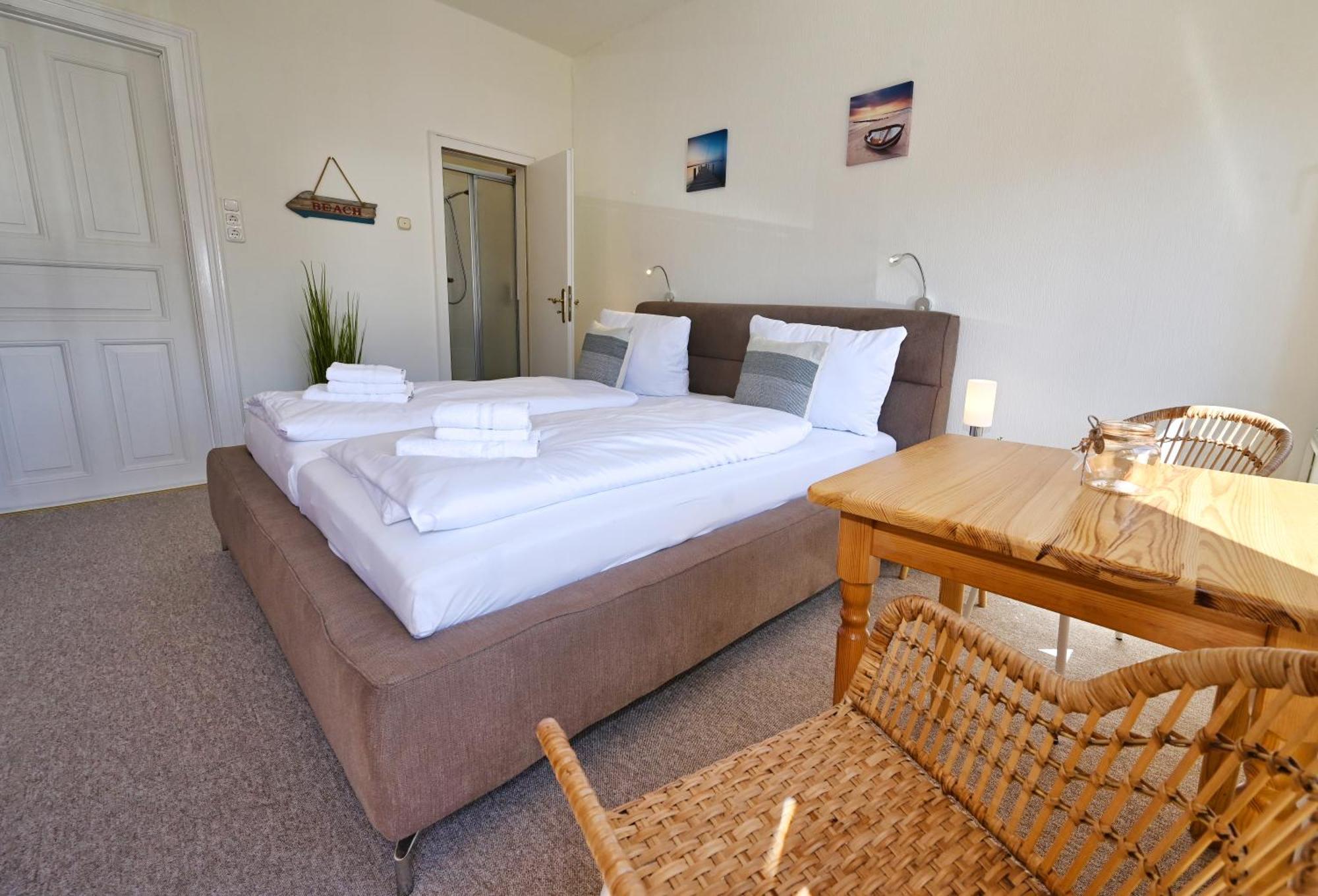 Strandhotel Salty Бюзум Экстерьер фото